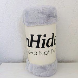 UnHide Lil' Marsh Faux Fur Blanket - Small (Silver)